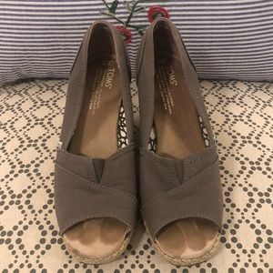 TOMS wedge